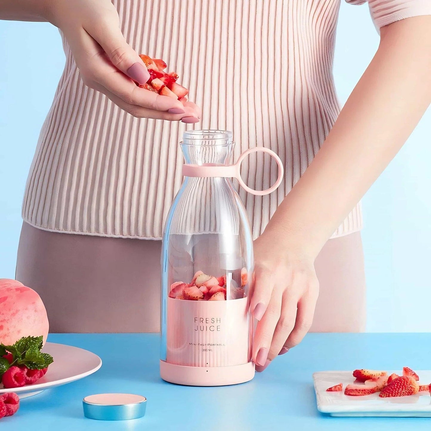 BlendGo – Portable USB Rechargeable Mini Juicer